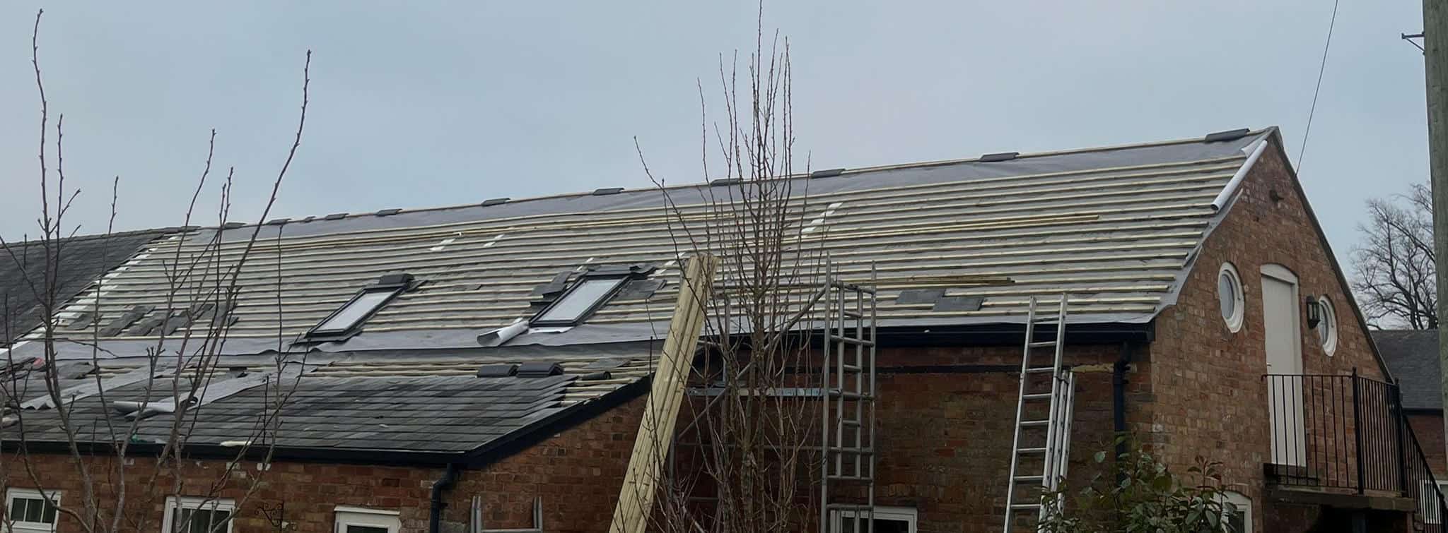 Complete roof installation on large commercial property